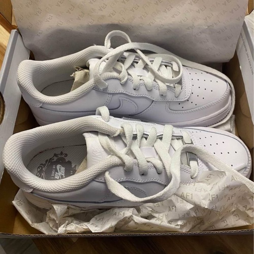Nike Air Force 1 LE